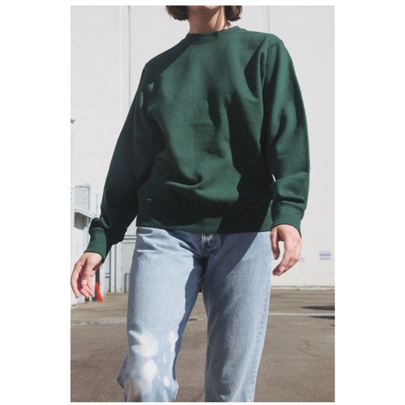 Brandy Melville Sweaters - BRANDY MELVILLE Erica Sweatshirt in Forest Green